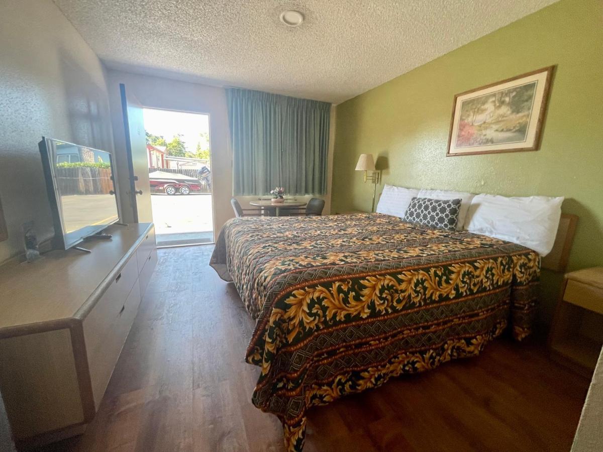 Regency Inn Lakeport Buitenkant foto