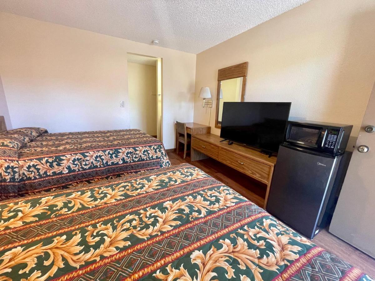 Regency Inn Lakeport Buitenkant foto