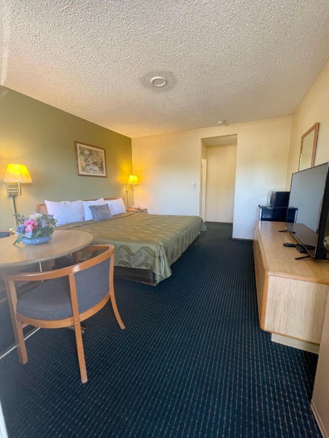 Regency Inn Lakeport Buitenkant foto