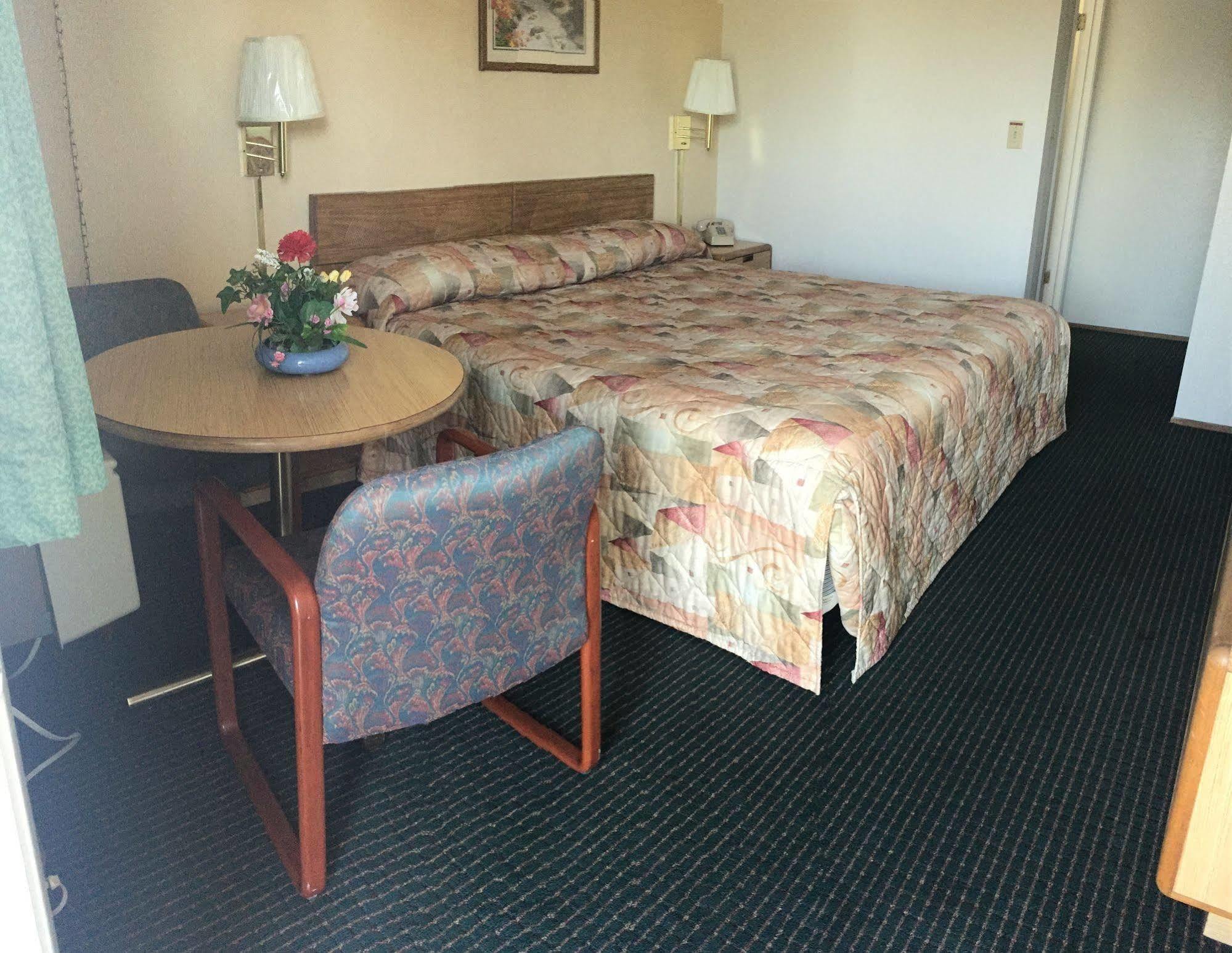 Regency Inn Lakeport Buitenkant foto