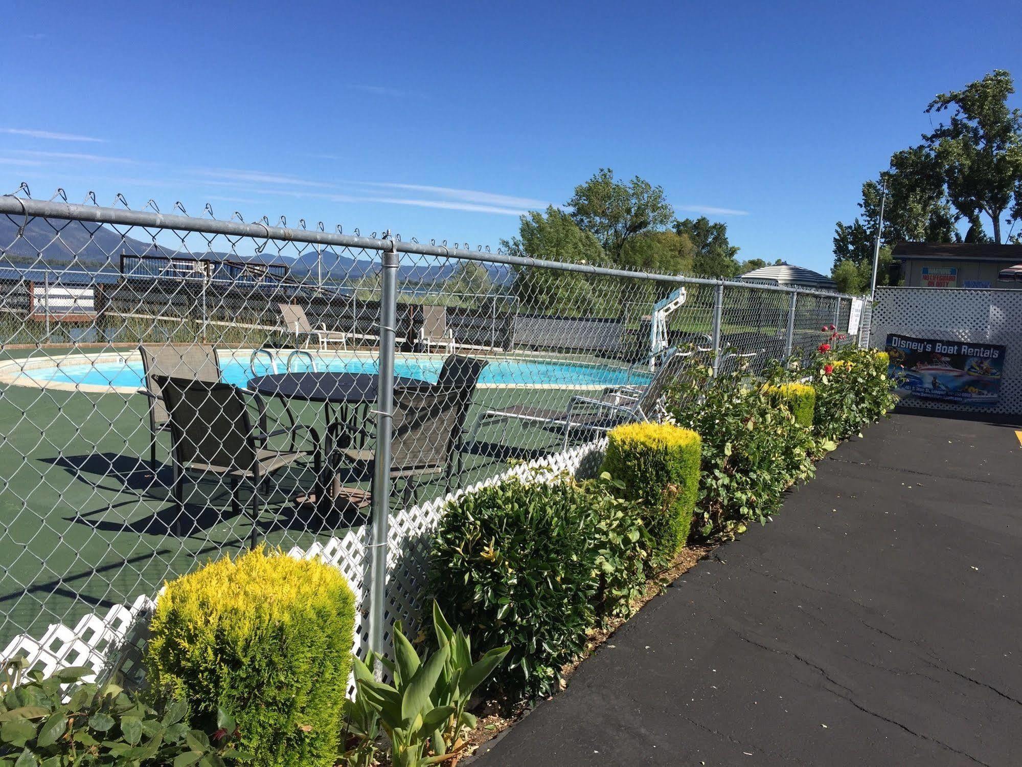 Regency Inn Lakeport Buitenkant foto