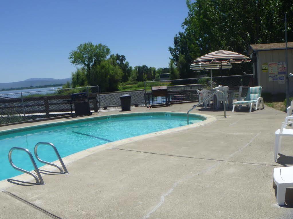 Regency Inn Lakeport Buitenkant foto