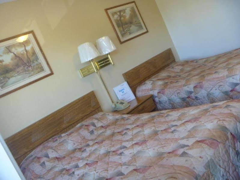 Regency Inn Lakeport Buitenkant foto